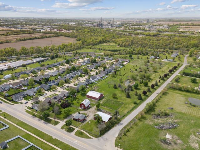 1895 33rd Avenue SW, Cedar Rapids, IA 52404