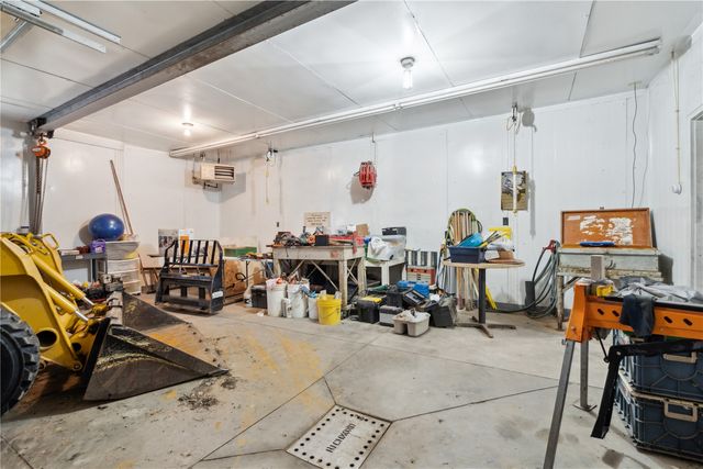 1895 33rd Avenue SW, Cedar Rapids, IA 52404