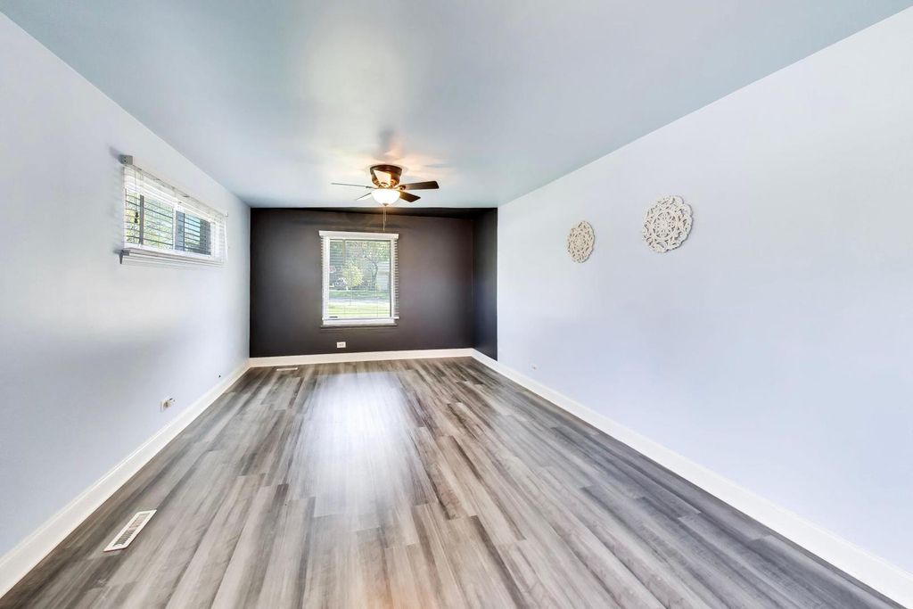 1316 Beverly Lane, Streamwood, IL 60107 — photo 4