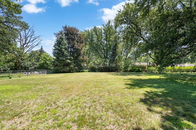7703 49th Avenue N, New Hope, MN 55428