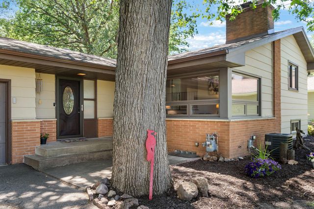 7703 49th Avenue N, New Hope, MN 55428