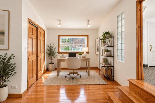 4104 N Richmond Street, Chicago, IL 60618