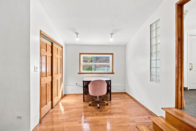 4104 N Richmond Street, Chicago, IL 60618
