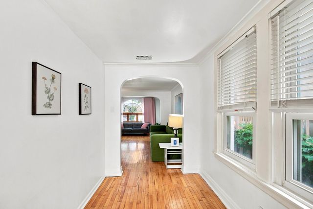 4104 N Richmond Street, Chicago, IL 60618