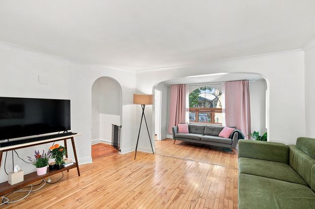 4104 N Richmond Street, Chicago, IL 60618