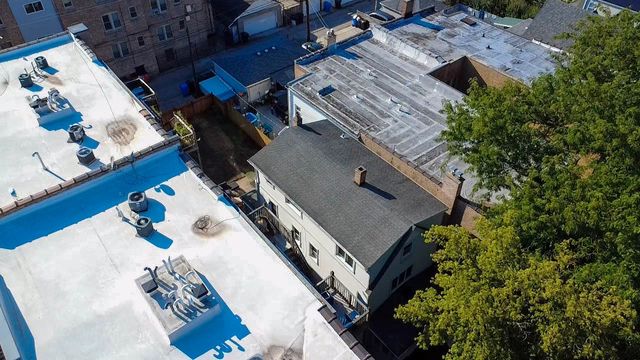4104 N Richmond Street, Chicago, IL 60618