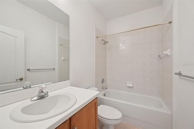 2040 SIFIELD GREENS WAY 24, Sun City Center, FL 33573