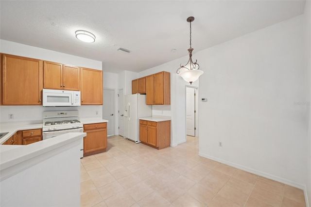 2040 SIFIELD GREENS WAY 24, Sun City Center, FL 33573