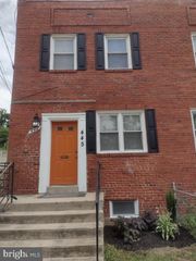 445 XENIA ST SE, Washington, DC 20032