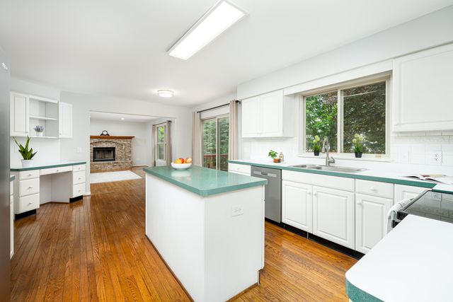 3211 Foxway Court, Ann Arbor, MI 48105