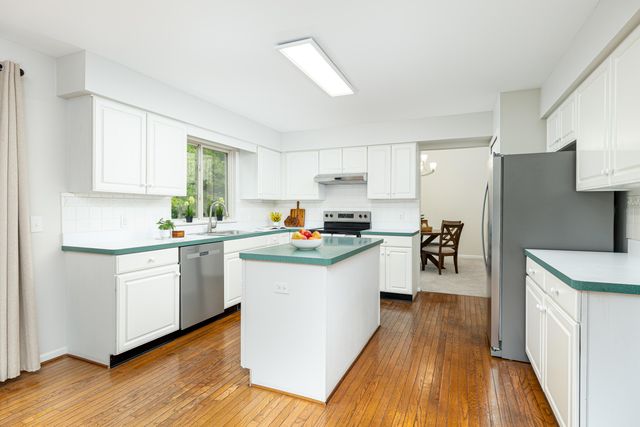 3211 Foxway Court, Ann Arbor, MI 48105