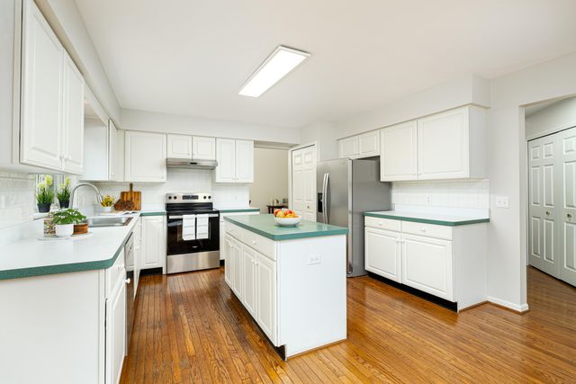 3211 Foxway Court, Ann Arbor, MI 48105