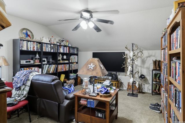 2616 Gallant Fox Dr, Schertz, TX 78108