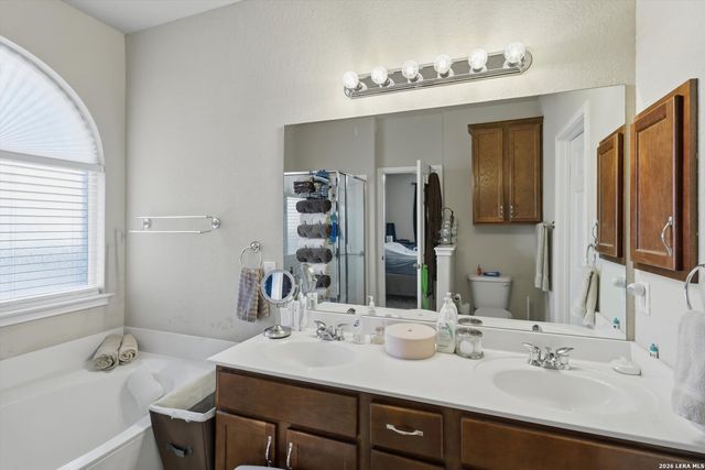 2616 Gallant Fox Dr, Schertz, TX 78108