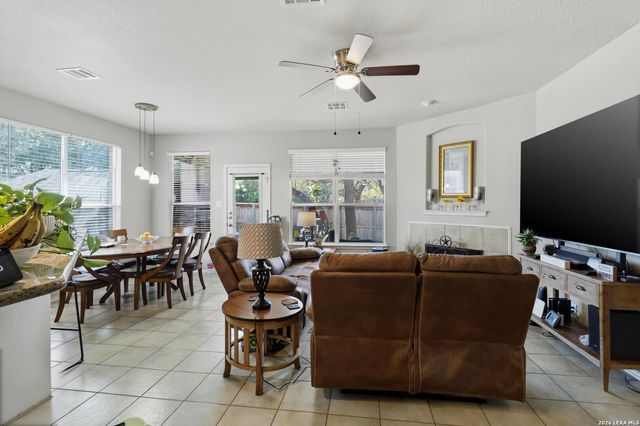 2616 Gallant Fox Dr, Schertz, TX 78108