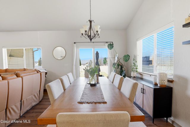 13421 N Shimmering Ct, Rathdrum, ID 83858