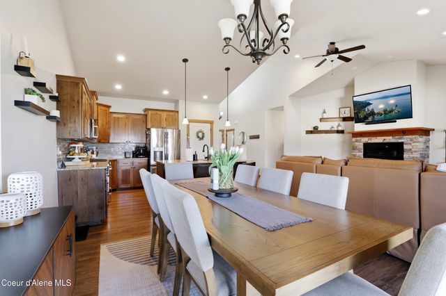 13421 N Shimmering Ct, Rathdrum, ID 83858