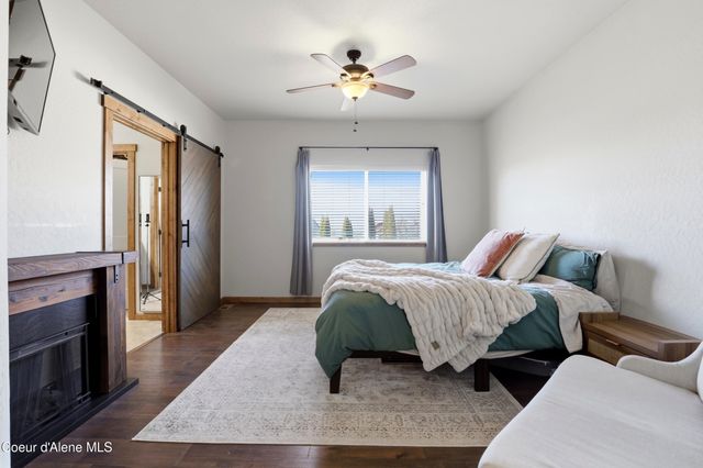 13421 N Shimmering Ct, Rathdrum, ID 83858