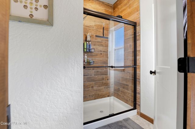 13421 N Shimmering Ct, Rathdrum, ID 83858