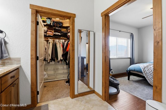 13421 N Shimmering Ct, Rathdrum, ID 83858