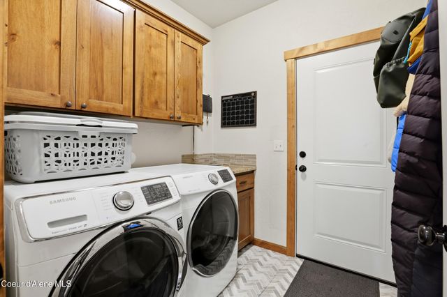 13421 N Shimmering Ct, Rathdrum, ID 83858