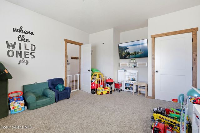 13421 N Shimmering Ct, Rathdrum, ID 83858