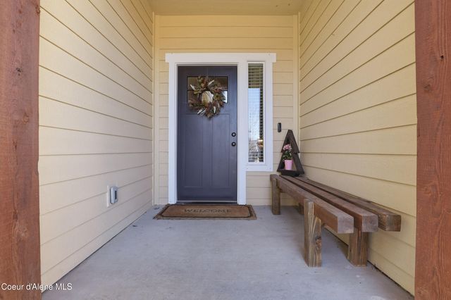 13421 N Shimmering Ct, Rathdrum, ID 83858