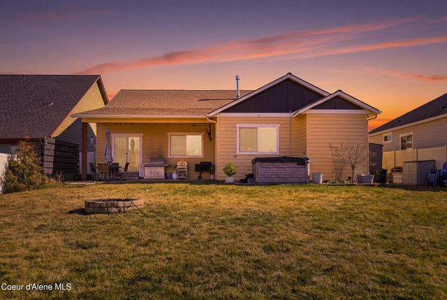 13421 N Shimmering Ct, Rathdrum, ID 83858