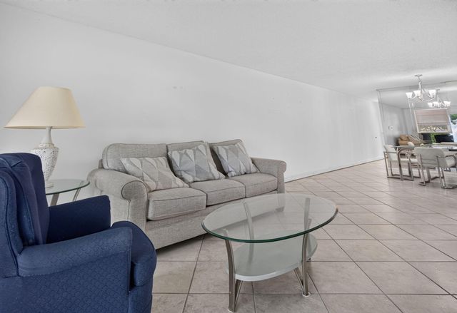 2006 GRANADA Drive J1, Coconut Creek, FL 33066