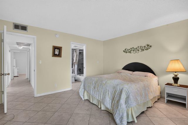2006 GRANADA Drive J1, Coconut Creek, FL 33066