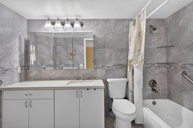 2006 GRANADA Drive J1, Coconut Creek, FL 33066
