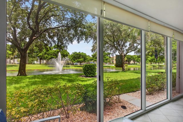 2006 GRANADA Drive J1, Coconut Creek, FL 33066