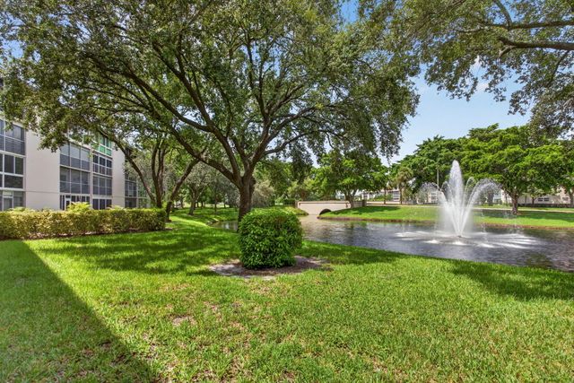 2006 GRANADA Drive J1, Coconut Creek, FL 33066