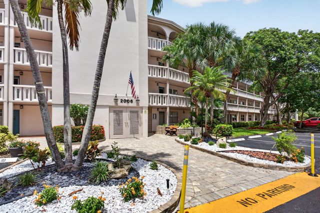 2006 GRANADA Drive J1, Coconut Creek, FL 33066