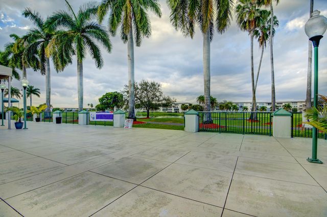 2006 GRANADA Drive J1, Coconut Creek, FL 33066