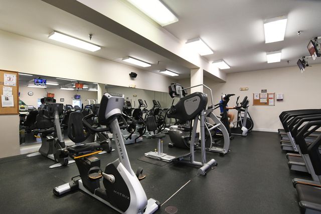 2006 GRANADA Drive J1, Coconut Creek, FL 33066