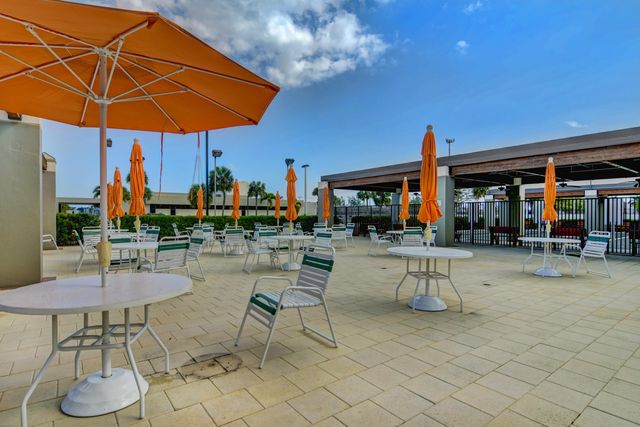 2006 GRANADA Drive J1, Coconut Creek, FL 33066