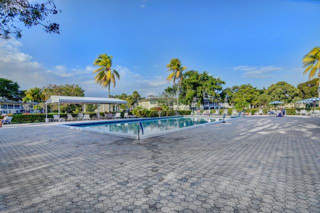 2006 GRANADA Drive J1, Coconut Creek, FL 33066