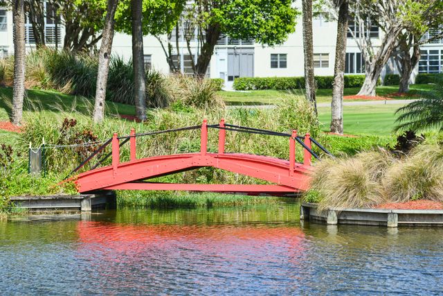 2006 GRANADA Drive J1, Coconut Creek, FL 33066
