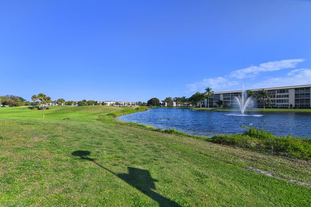 2006 GRANADA Drive J1, Coconut Creek, FL 33066