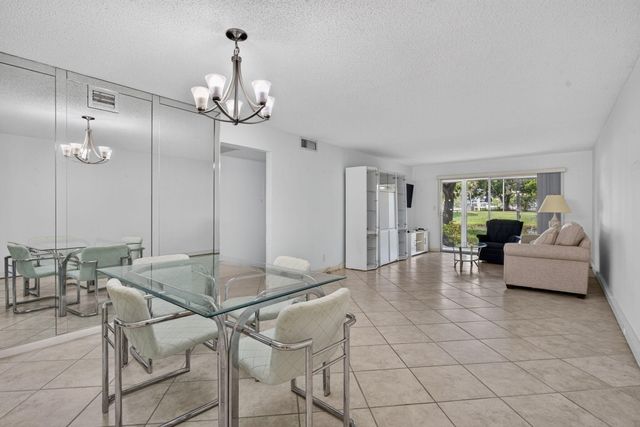 2006 GRANADA Drive J1, Coconut Creek, FL 33066