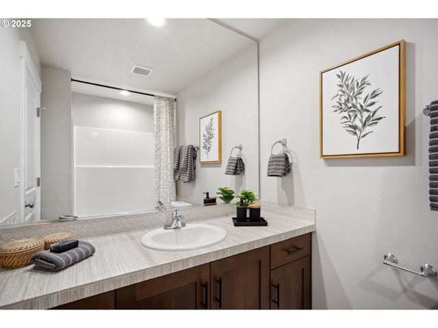 12695 Sw Trask St, Beaverton, OR 97007