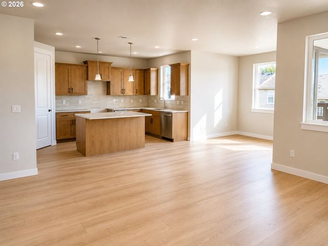 12695 Sw Trask St, Beaverton, OR 97007