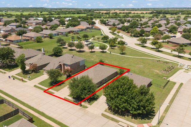 904 Brighton Way, Burleson, TX 76028