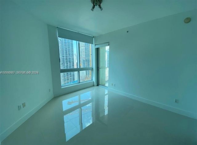 300 S Biscayne Boulevard T2302, Miami, FL 33131