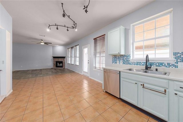 1136 Beechwood DR, Kyle, TX 78640