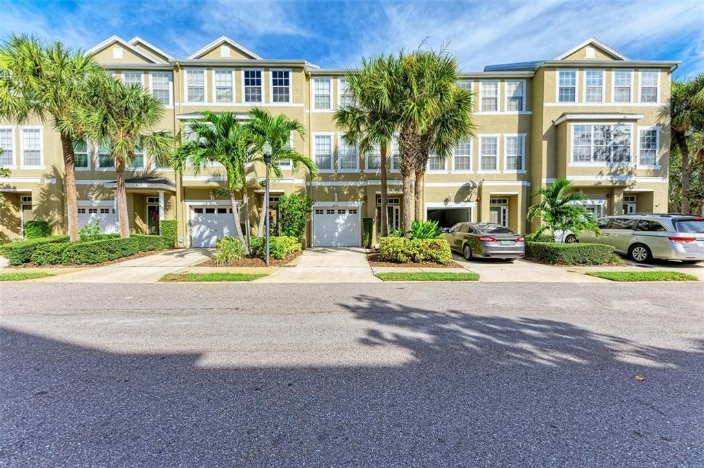 3047 POINTEVIEW DRIVE, Tampa, FL 33611