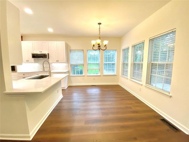 5923 Rosie SE Lane, Mableton, GA 30126