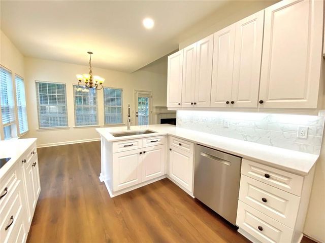 5923 Rosie SE Lane, Mableton, GA 30126