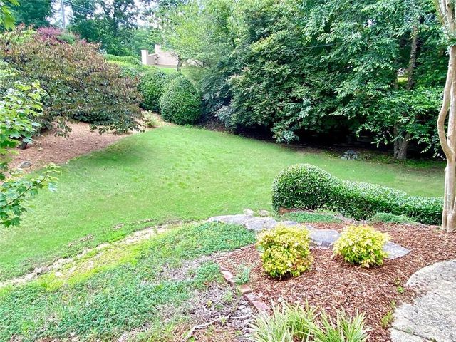 5923 Rosie SE Lane, Mableton, GA 30126